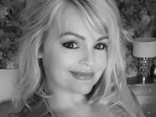 LottieLowe  live sex cam