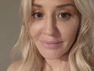 QueenofWands  live sex cam