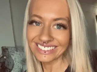 BabeBeth40  live sex cam