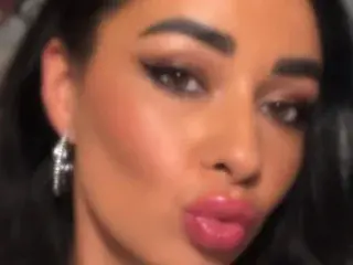 Januarydelight  live sex cam