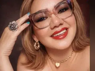 RouseeDawson  live sex cam