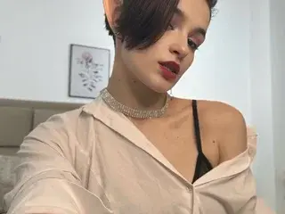 LunaLoviegood  live sex cam