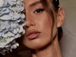 Sassy_starr  live sex cam