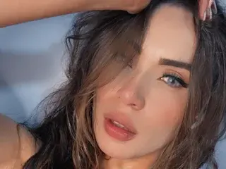 Lara_bombshell  live sex cam