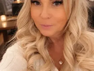 Anna_OnlineXO  live sex cam