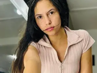 Lindsey18  live sex cam