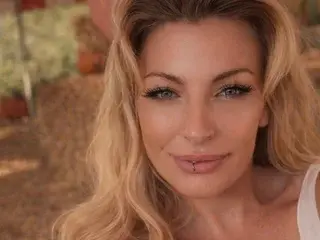 Faith_xxsm  live sex cam