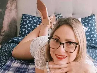 JaneeTurner  live sex cam