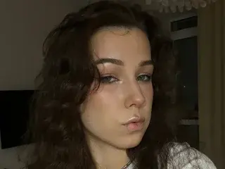 LeyaBloom  live sex cam