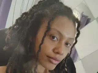 RoxyBlaine  live sex cam