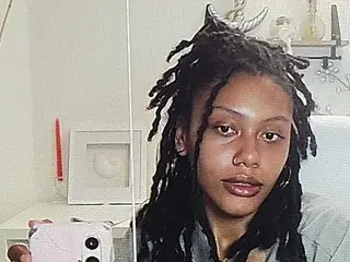 RoxyBlaine  live sex cam