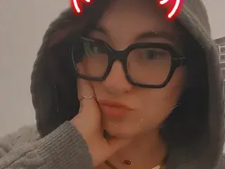 Hannahlove96  live sex cam
