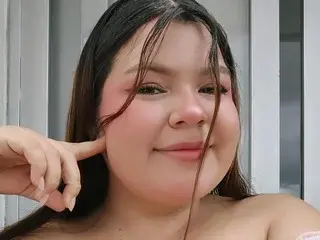 Moolly_evans  live sex cam