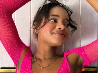 KiaraBrownnn  live sex cam