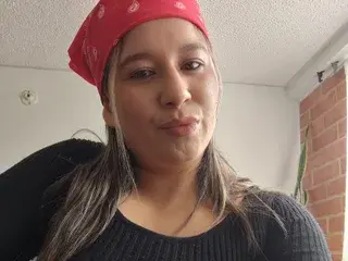 Soyrouss  live sex cam