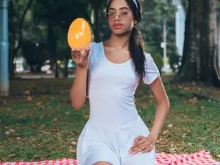 BrizzaHolguin  live sex cam