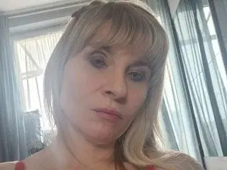 BustyBetty6968  live sex cam