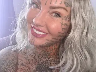 CandyApplesxXx  live sex cam