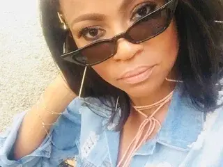 HOOTY_STEPMOMMY  live sex cam