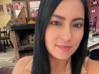 Kissasins22  live sex cam