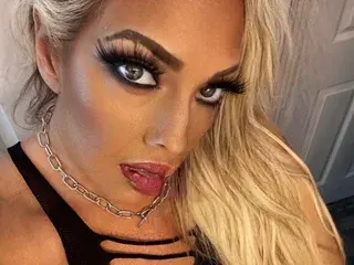 VenusRisingXXX  live sex cam