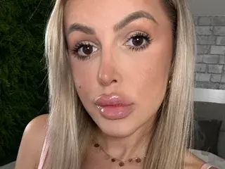 Amidalaxxx  live sex cam