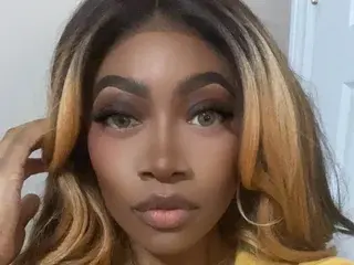 Mistyshowers  live sex cam