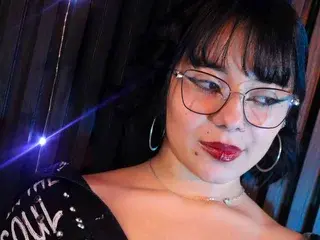 Roxaneevega  live sex cam