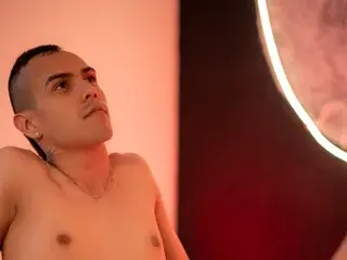 DerryAndIzzy  live sex cam