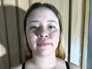 LaraWick  live sex cam