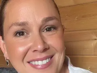 CurvyAmberrxx  live sex cam
