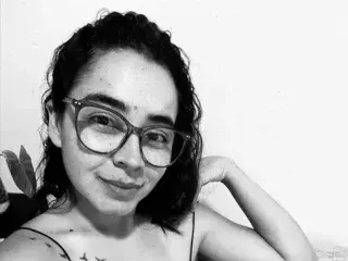 Emmamartinezz18  live sex cam