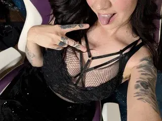 GoddessValkyrieRose  live sex cam