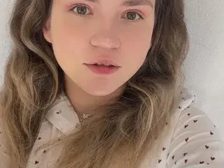 Reneswee  live sex cam