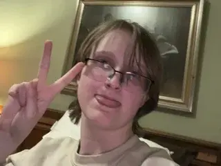 Softie_Callie  live sex cam
