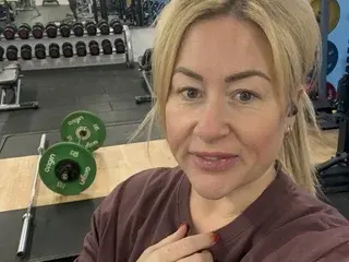 LittleMissSweetLips  live sex cam