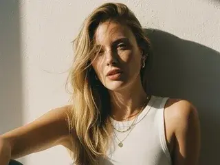 Gentlebreeze  live sex cam