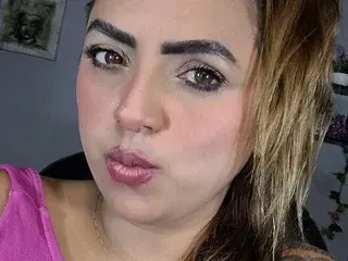AbigailSexy19  live sex cam