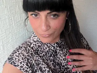 AmberLeeJonesUK  live sex cam