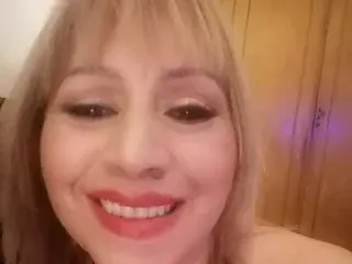 KLOEpiel  live sex cam