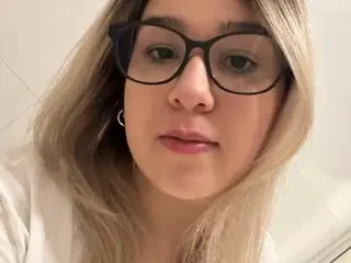 Amoramoon  live sex cam
