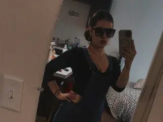 AmbitiousBby  live sex cam
