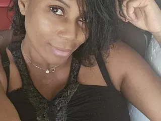 DianneHalle19  live sex cam
