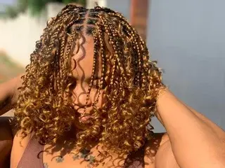 Bubby94  live sex cam