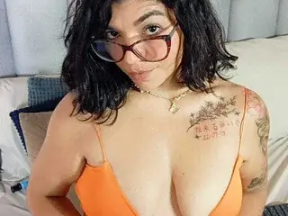 LunnaNoir  live sex cam