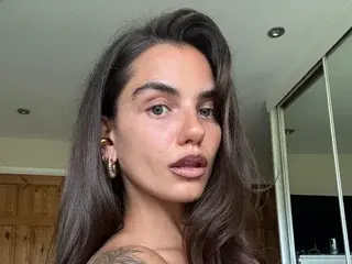 RoxyRoseX  live sex cam