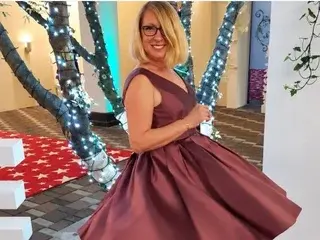 DARLEENEx  live sex cam
