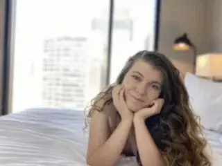 Trixieiris  live sex cam