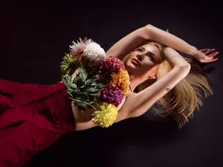 AngieShaen  live sex cam