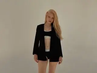 AviciAura  live sex cam